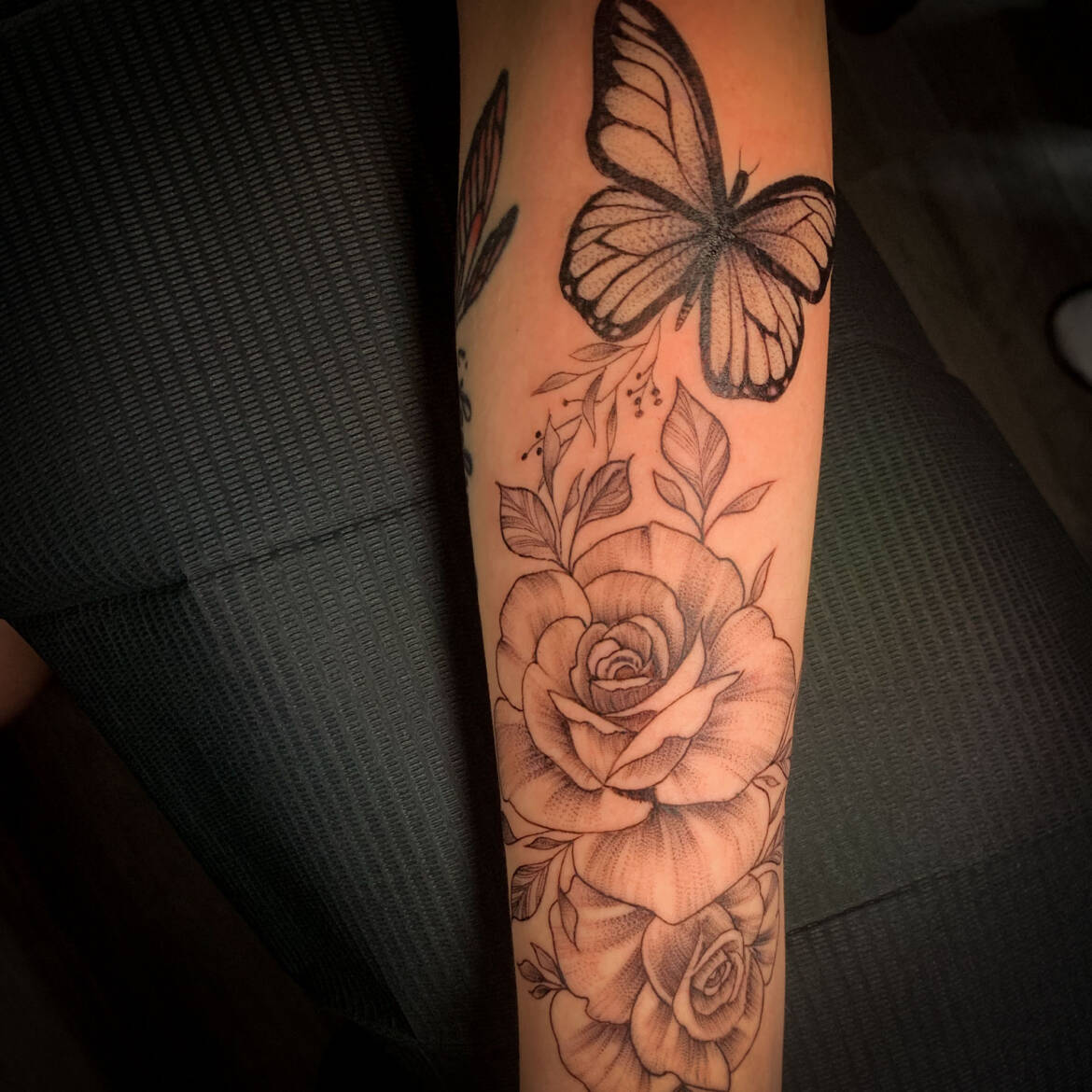 flores-y-mariposas-tattoo.jpg