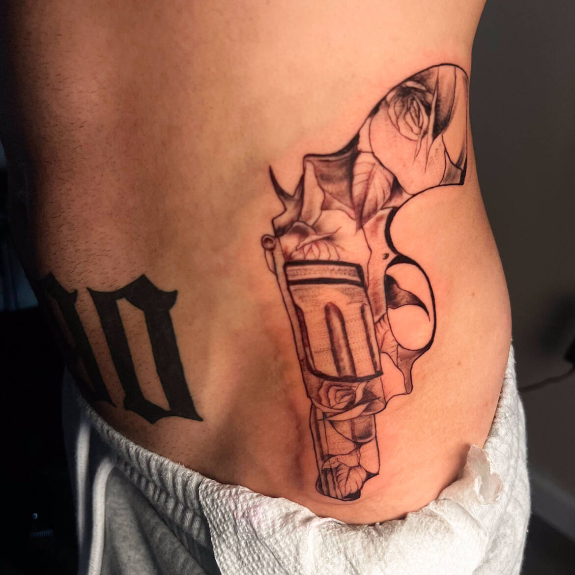 pistola-tattoo.jpg